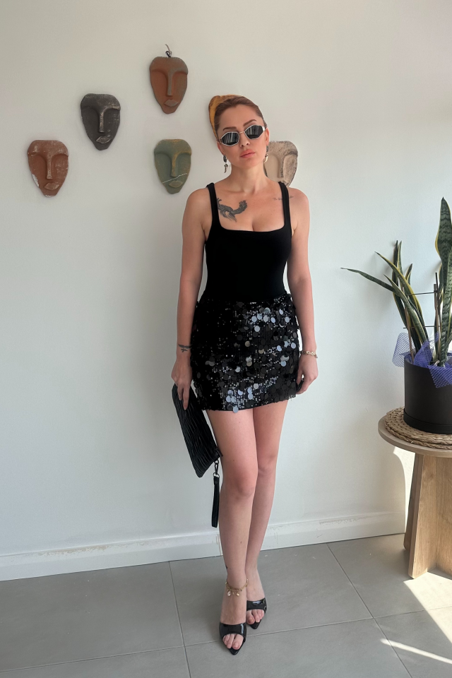 Siyah Pullu Mini Etek