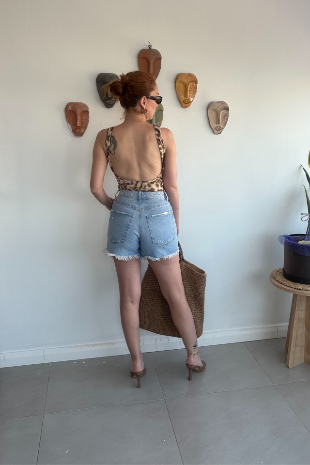 Yırtık Kot Şort