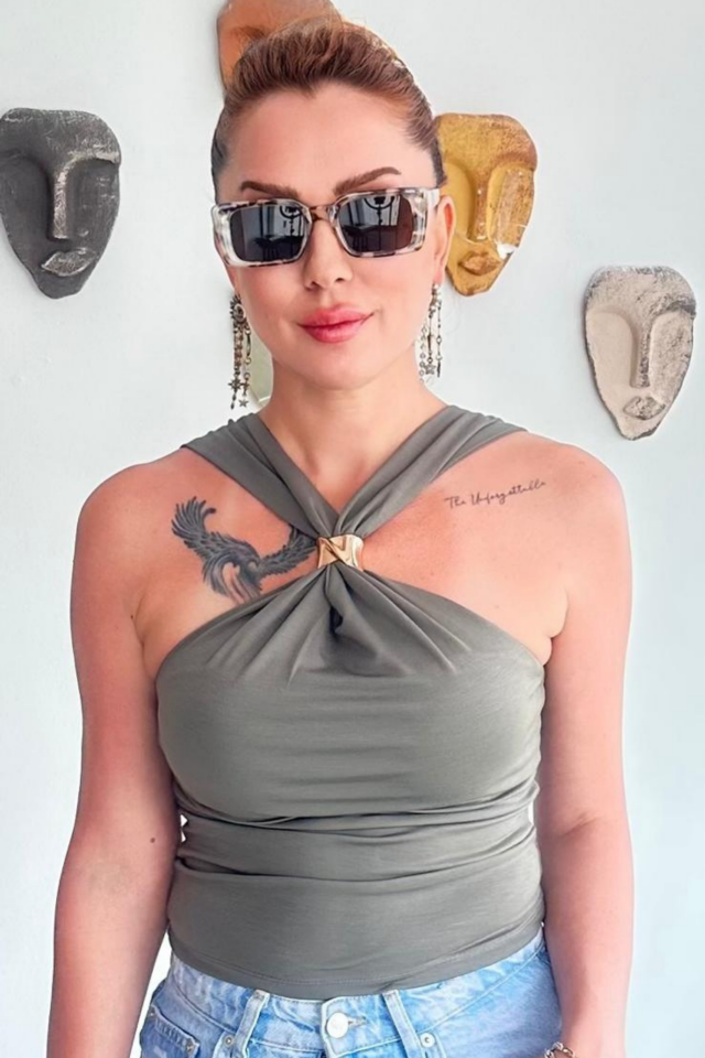 gold Aksesuarlı Haki Bluz