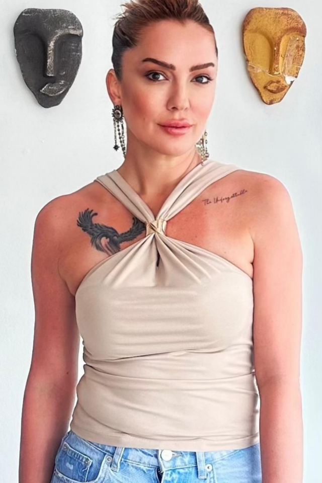 Bej Gold Aksesuarlı Bluz