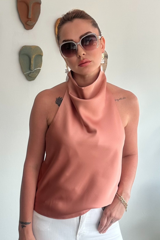 Halter Yaka Gülkurusu Saten Bluz