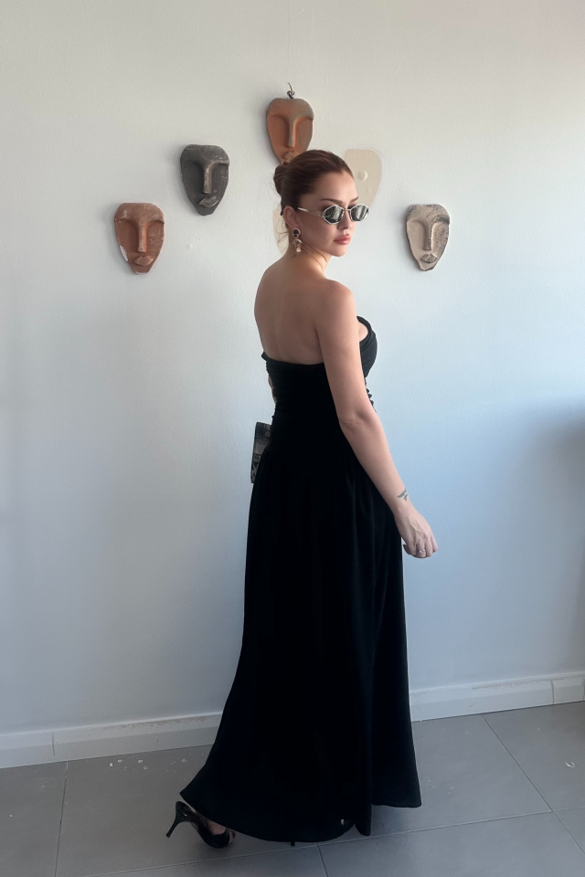 Siyah Büzgülü Straplez Elbise