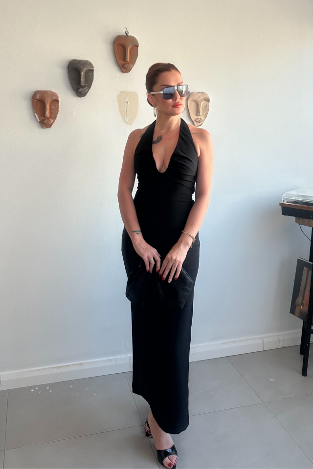 Siyah Boyundan Bağlamalı Dekolte Elbise