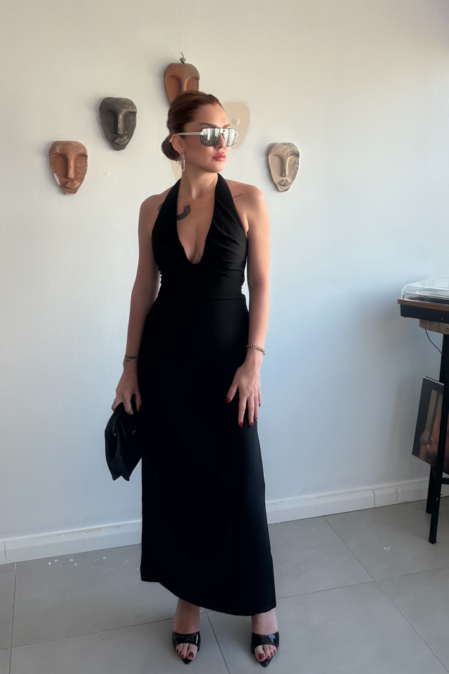 Siyah Boyundan Bağlamalı Dekolte Elbise