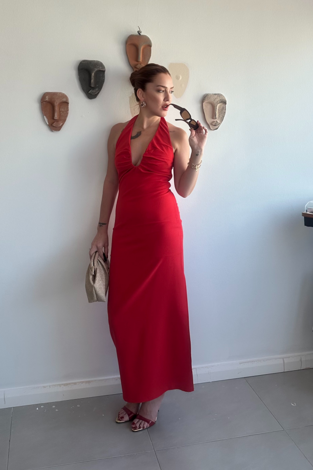 Kırmızı Boyundan Bağlamalı Dekolte Elbise