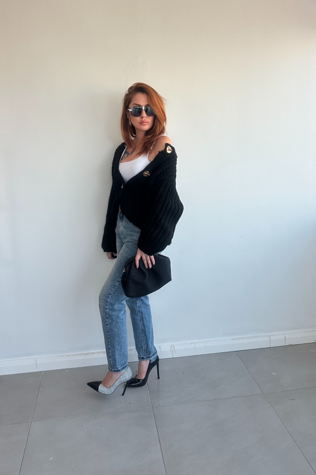 Gold Düğmeli Siyah Hırka