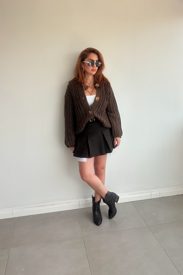 Gold Düğmeli Kahverengi Hırka