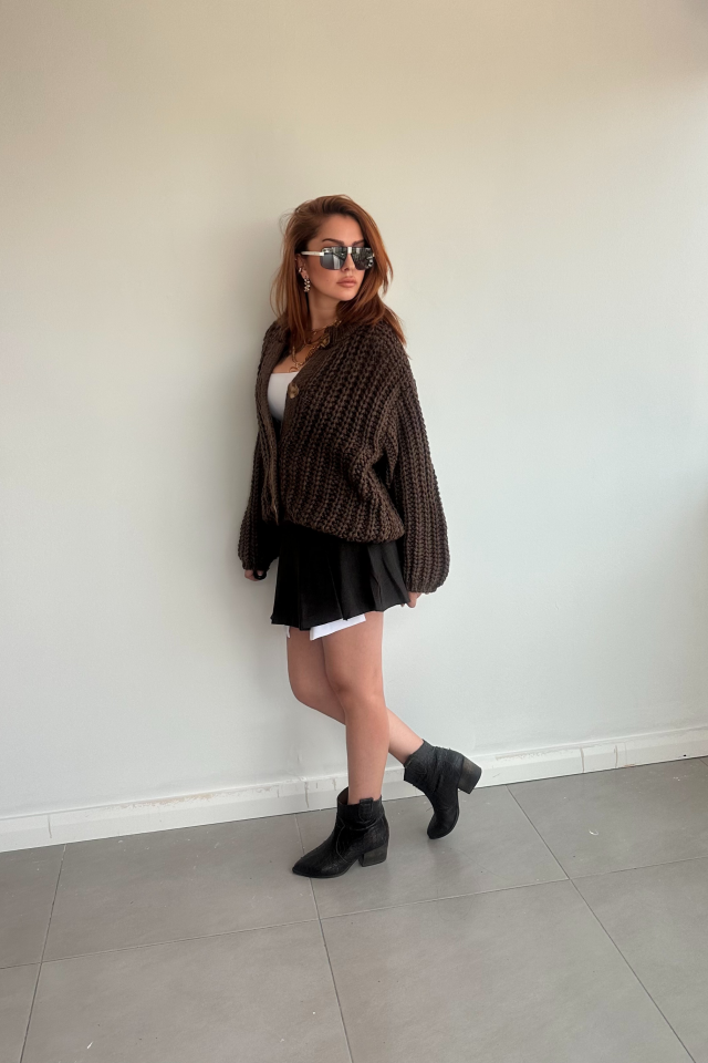 Gold Düğmeli Kahverengi Hırka