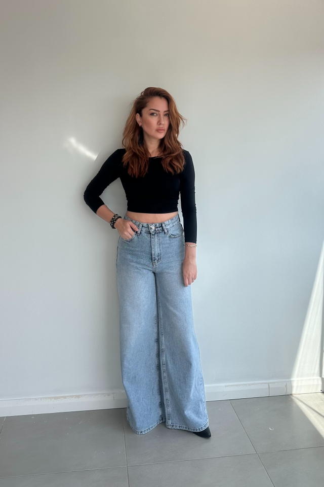 Siyah Sırt Detaylı Crop