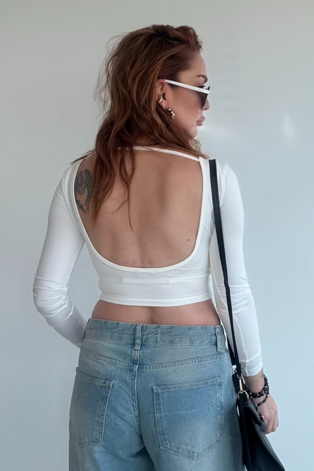 Beyaz Sırt Detaylı Crop