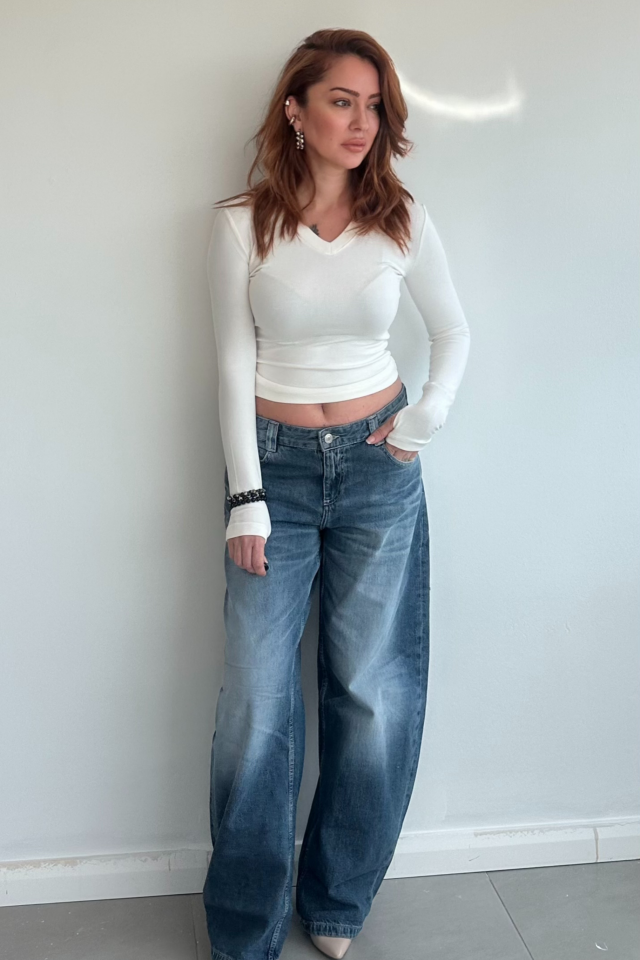 Beyaz V Yaka  Parmak Geçmeli Bluz