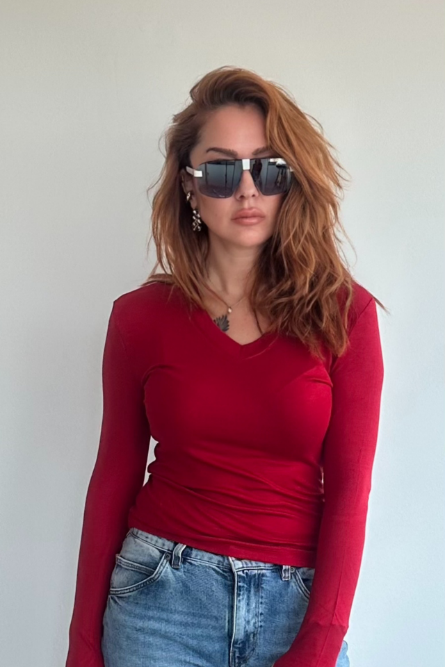 Kımızı V Yaka  Parmak Geçmeli Bluz
