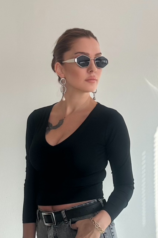 Uzun Kollu V Yaka Bluz