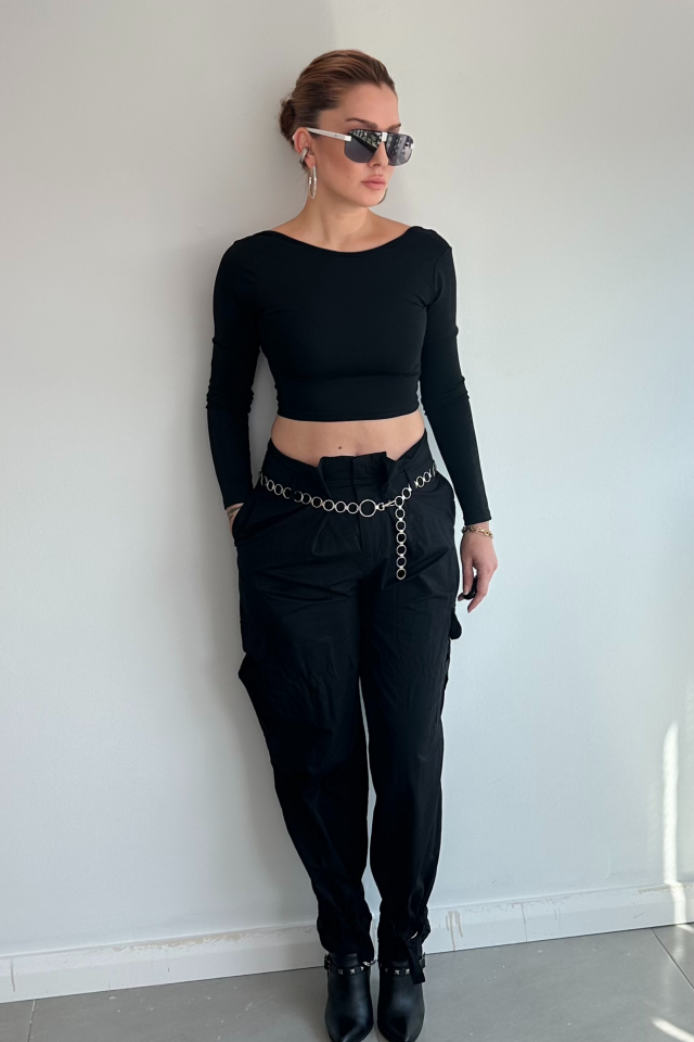 Siyah Sırtı Açık Uzun Kollu Bluz