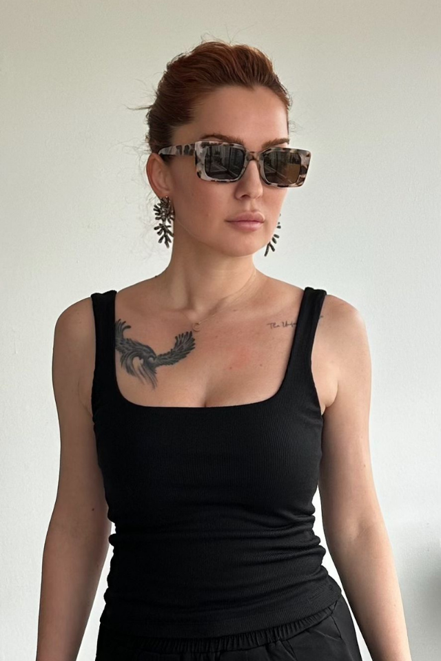 Siyah Kare Yaka Kaşkorse Bluz