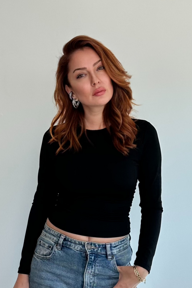 Siyah Yanları Büzgülü Bluz