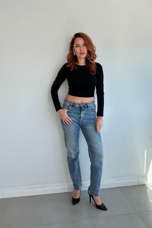 Siyah Yanları Büzgülü Bluz