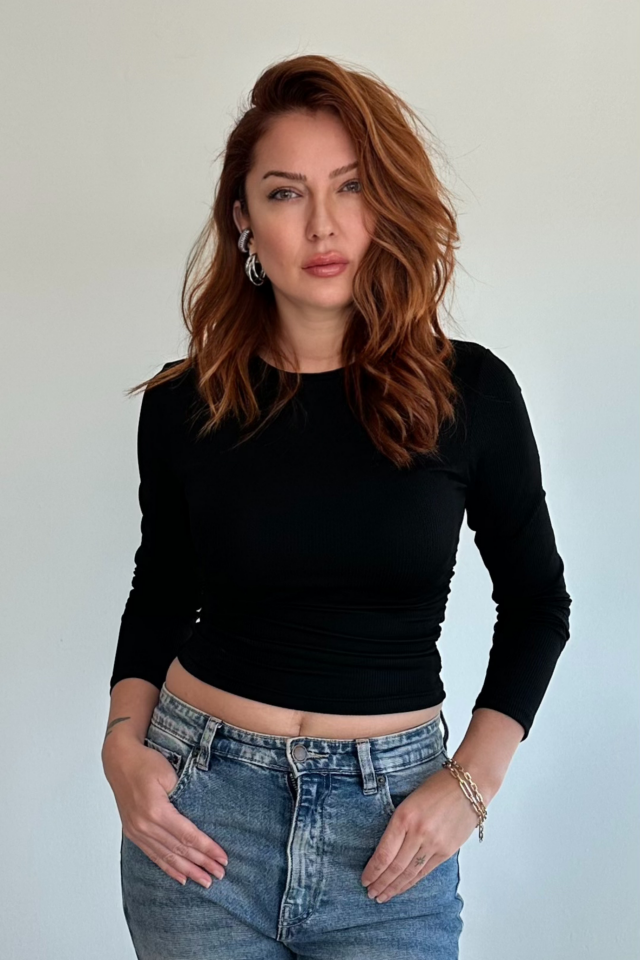 Siyah Yanları Büzgülü Bluz