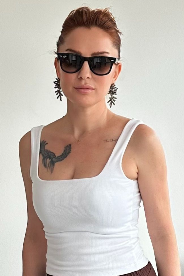 Beyaz Kare Yaka Kaşkorse Bluz