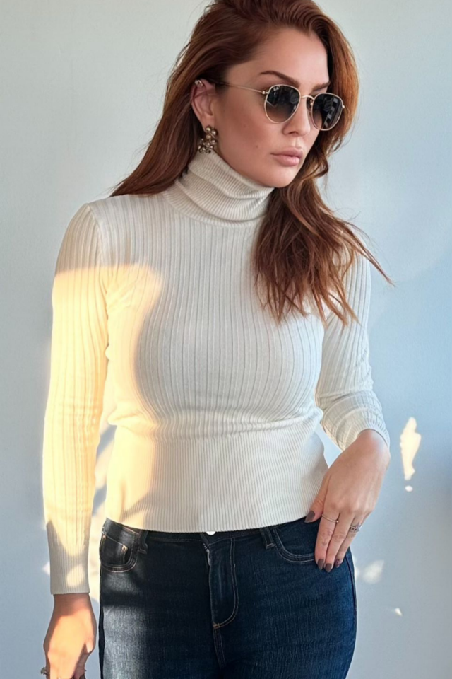 Krem Fitilli Boğazlı Kazak